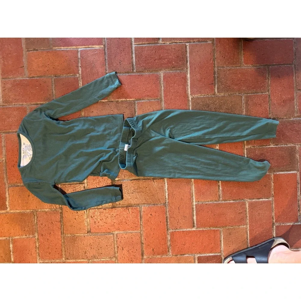 Copper Pearl Kids Sage Green Ribbed Knit Pajama Set 2 Piece Size 4T Long Sleeve